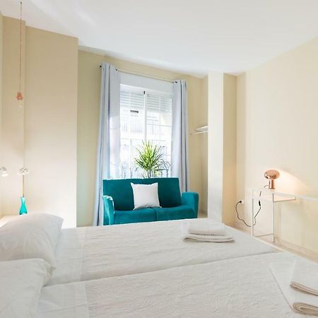 Apartament Gr2-Large Groups Apt-Walking Distance To Old Town Malaga Zewnętrze zdjęcie