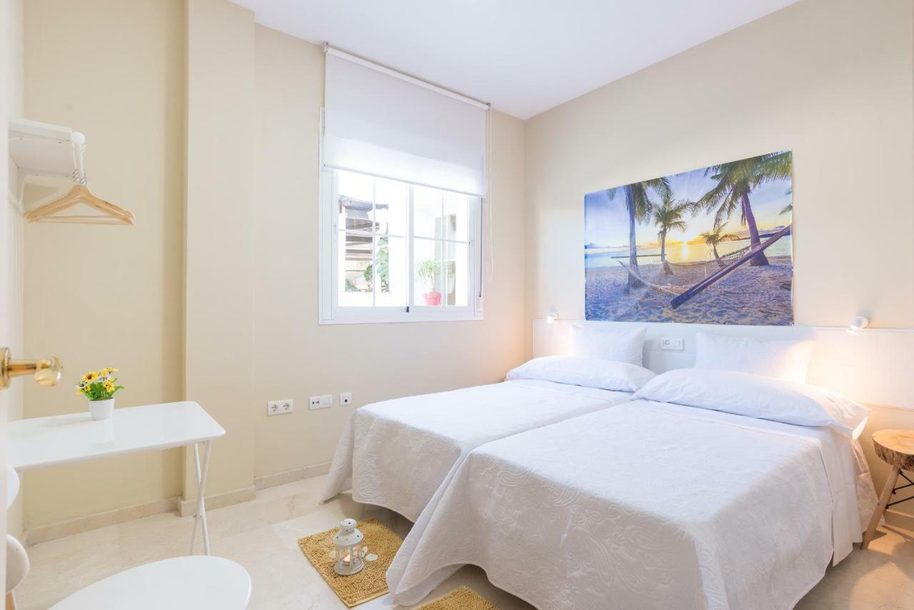 Apartament Gr2-Large Groups Apt-Walking Distance To Old Town Malaga Zewnętrze zdjęcie
