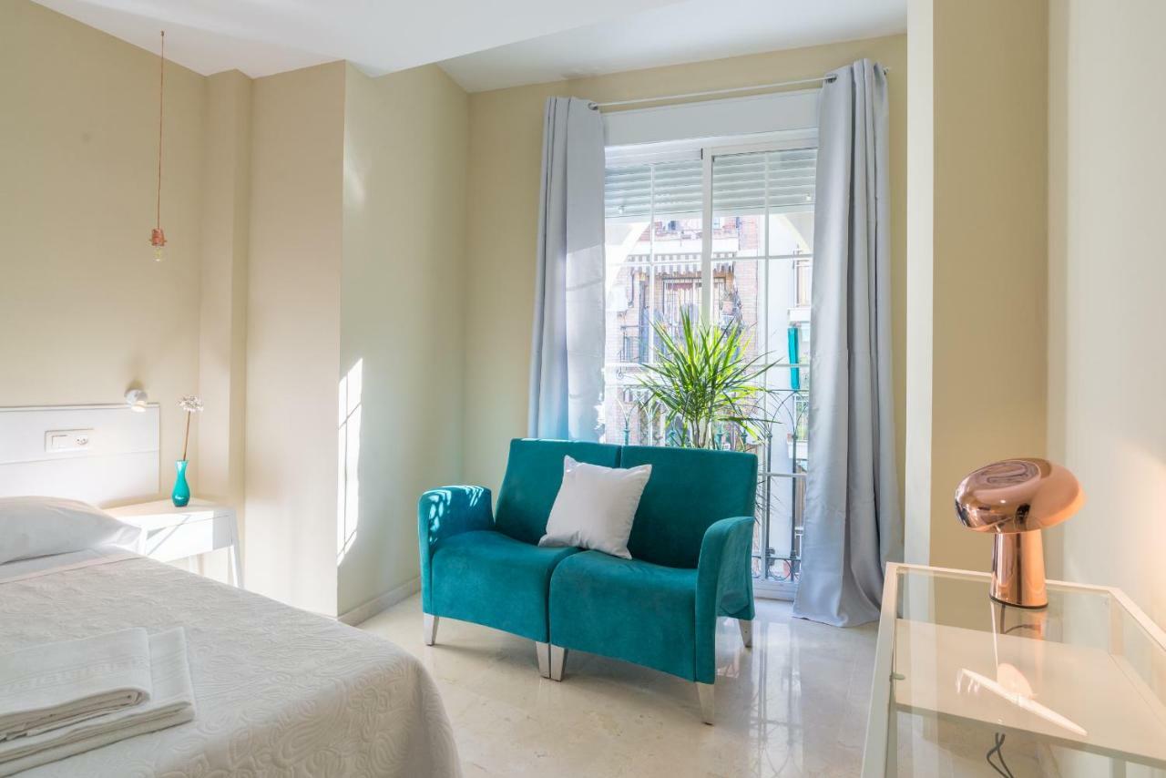 Apartament Gr2-Large Groups Apt-Walking Distance To Old Town Malaga Zewnętrze zdjęcie