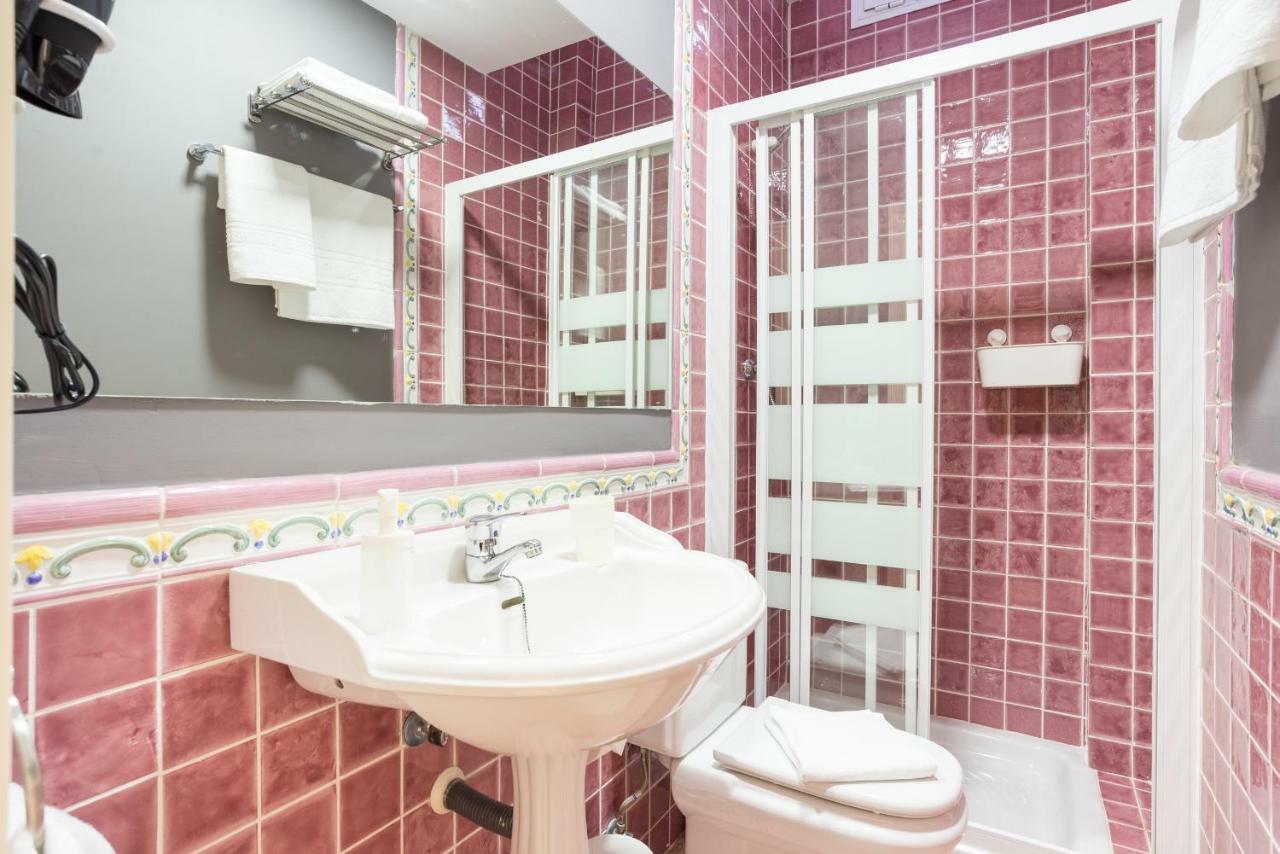 Apartament Gr2-Large Groups Apt-Walking Distance To Old Town Malaga Zewnętrze zdjęcie